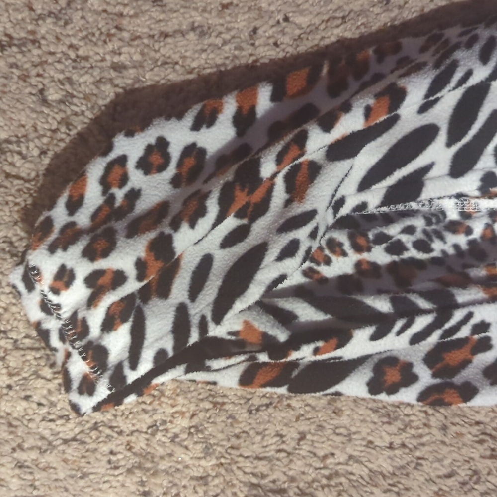 Leopard Print Hooded Robe - image 3